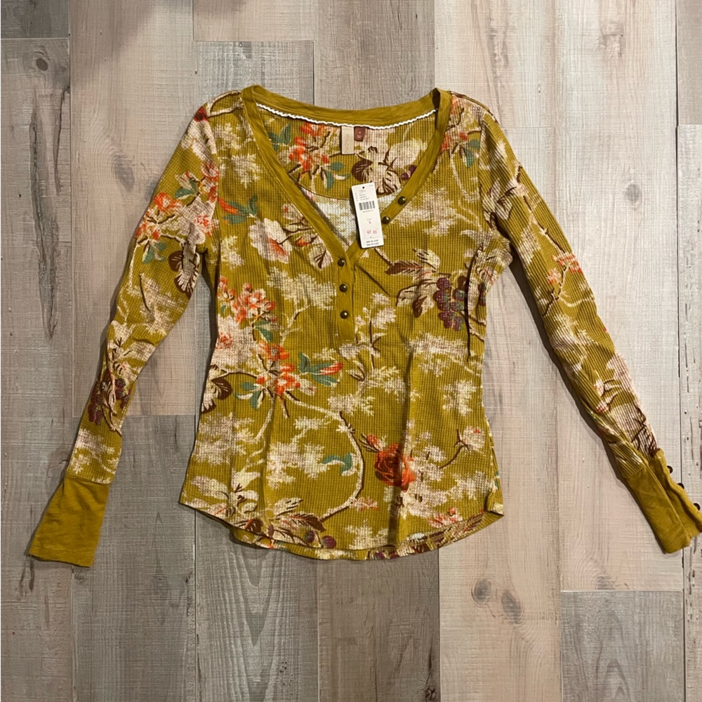 Anthropologie brand Pilcro knit top size Small